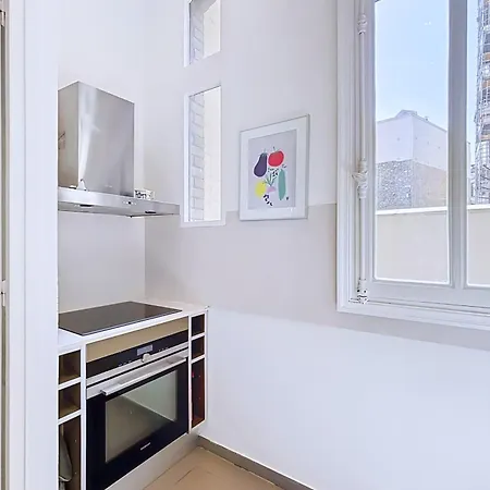Lovely Family Flat Near The Arc De Triomphe
